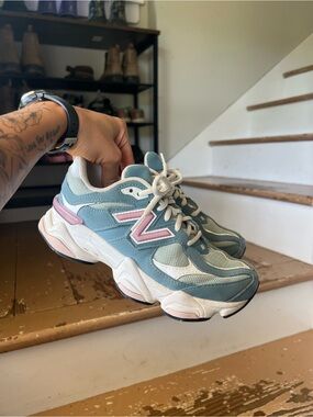 New Balance 9060 Girls Size 4